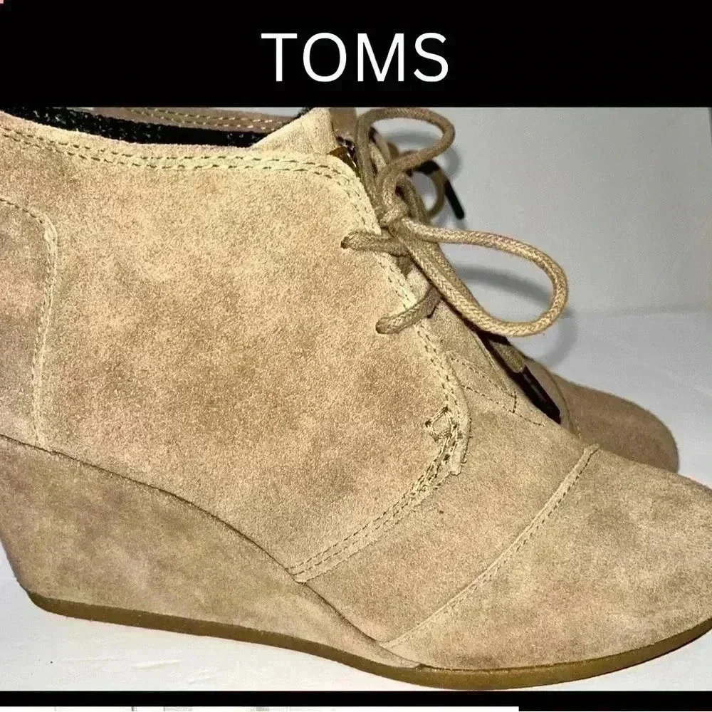 Toms Kayla Lace up Suede Wedge Bootie size 7W shoes